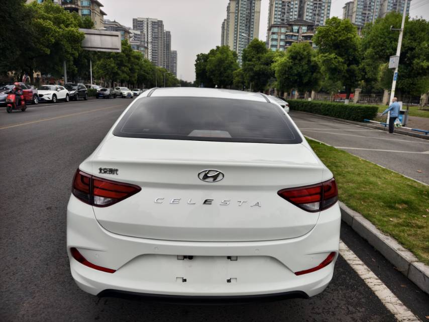 悦动 现代 2020款 伊兰特 悦动 1.6 GL 悦目版GL 自动挡