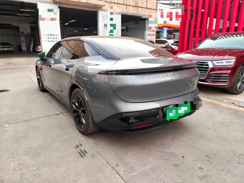 极氪 2024款 极氪007 后驱智驾版 100kWh 自动挡（2599）