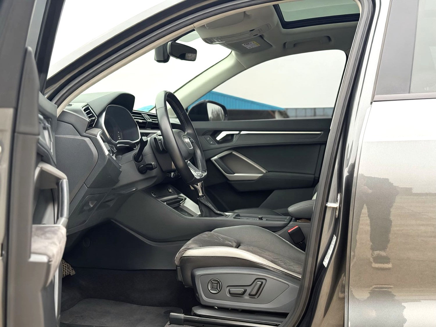 奥迪 2022款 Q3 1.4TFSI 35TFSI 时尚动感型 自动挡（2928）