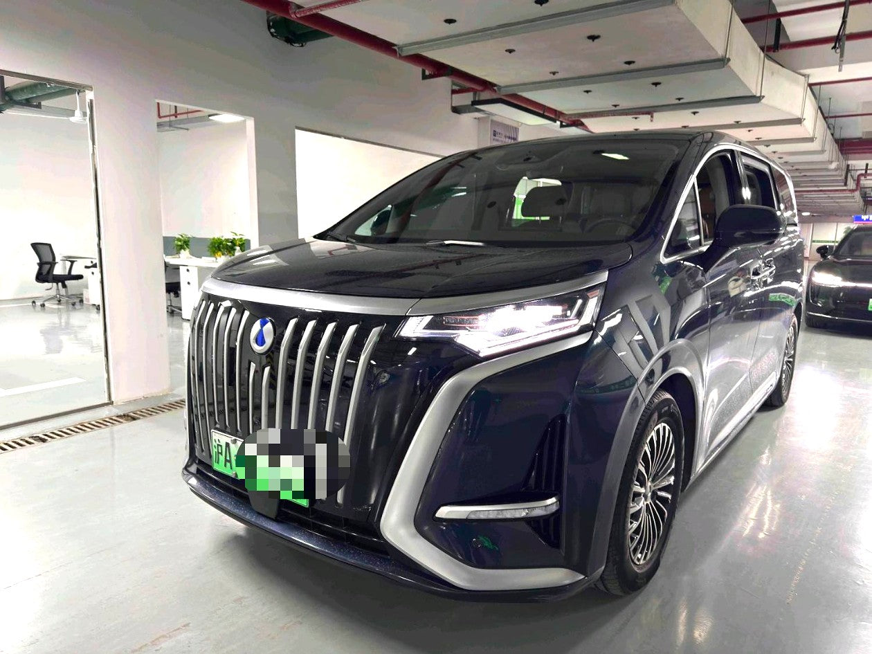 腾势 2022款 腾势D9 EV 620 尊贵型 自动挡