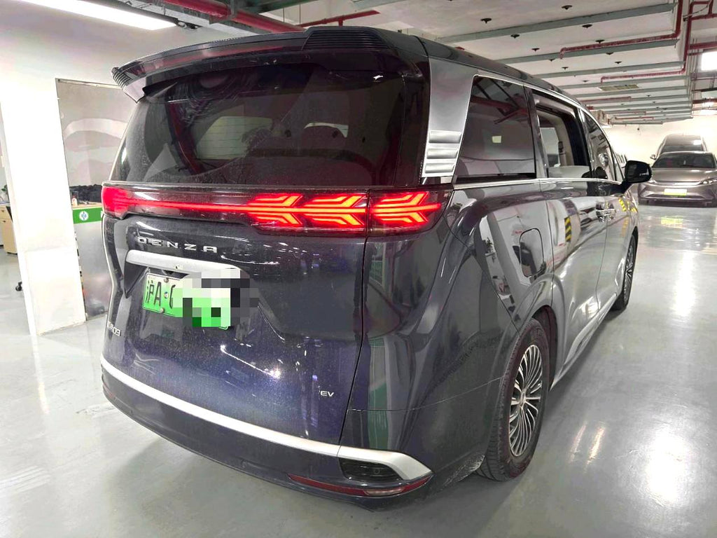 腾势 2022款 腾势D9 EV 620 尊贵型 自动挡
