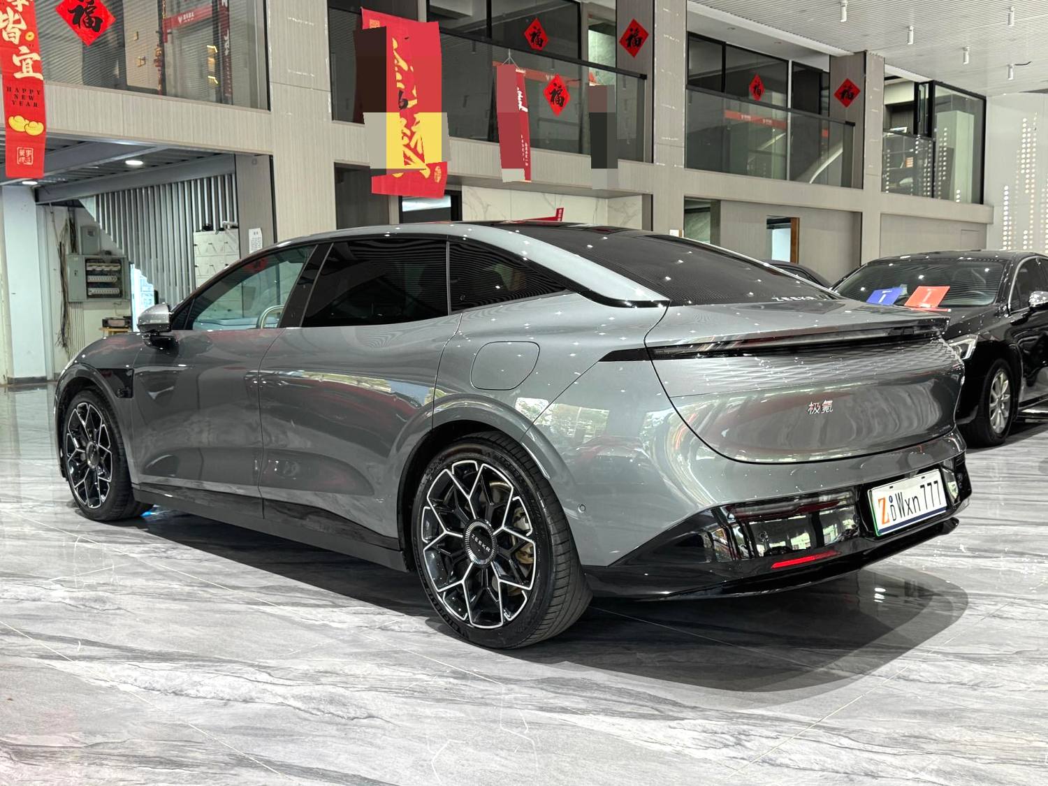 极氪 2024款 极氪007 四驱智驾版 100kWh 自动挡（2899）