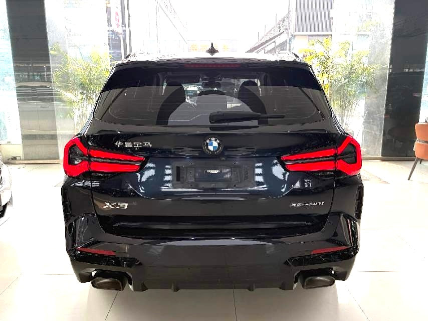 宝马 2022款 X3 xDrive30i 2.0T 领先型 M曜夜套装 自动挡