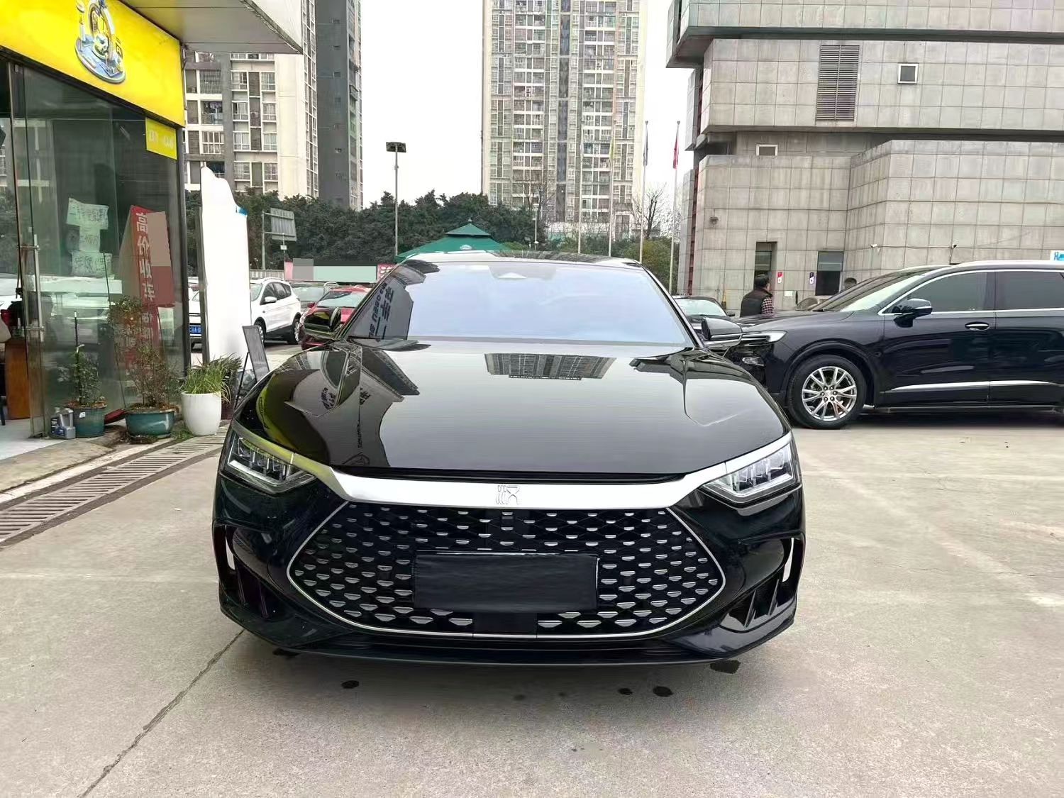 比亚迪 2022款 汉 DM-i 1.5T 无级 121KM 尊贵型 自动挡（2158）