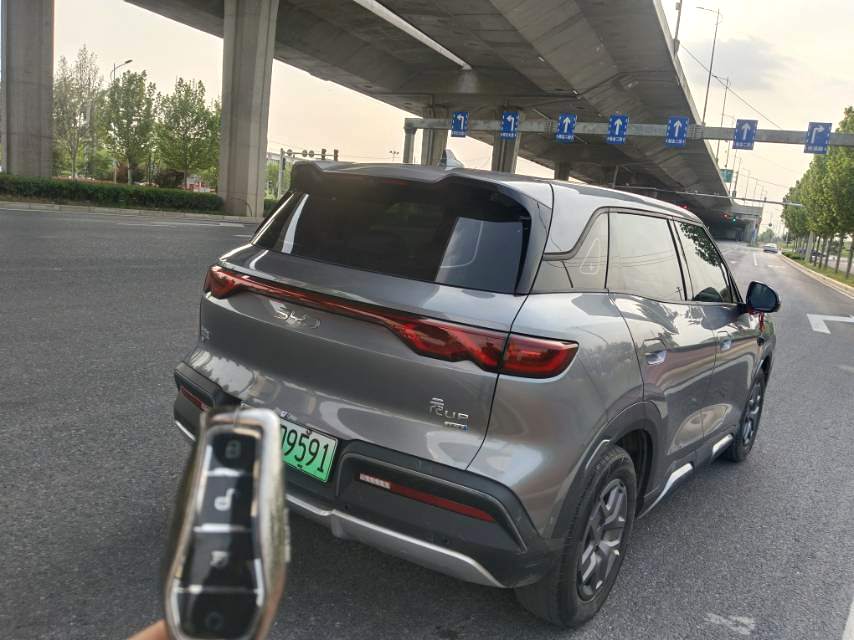 比亚迪 2025款 元 UP 智驾版 401KM 活力版 自动挡（0998）