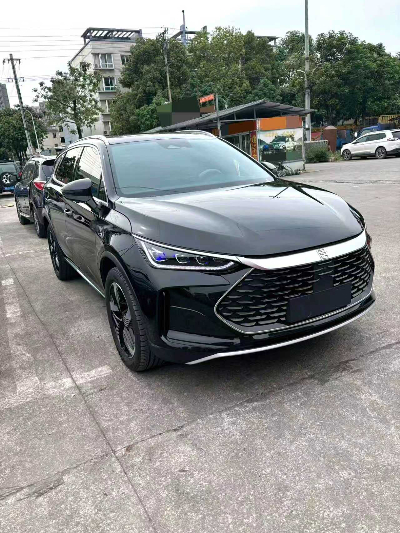 比亚迪 唐新能源 2024款 唐DM-i 1.5T 无级 荣耀版 112KM 尊荣型 自动挡（1898）