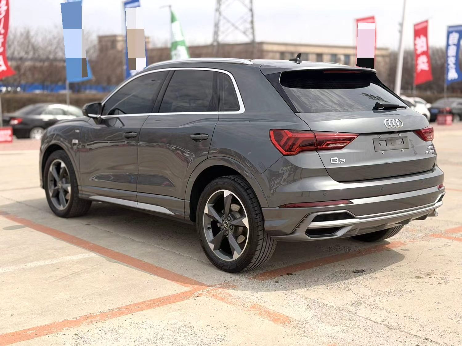 奥迪 2023款 Q3 1.4TFSI 35TFSI 时尚动感型 自动挡（2928）