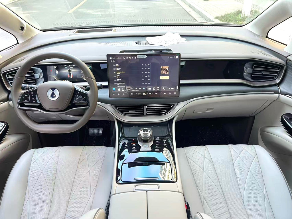 腾势 2022款 腾势D9 EV 600 四驱旗舰型 自动挡