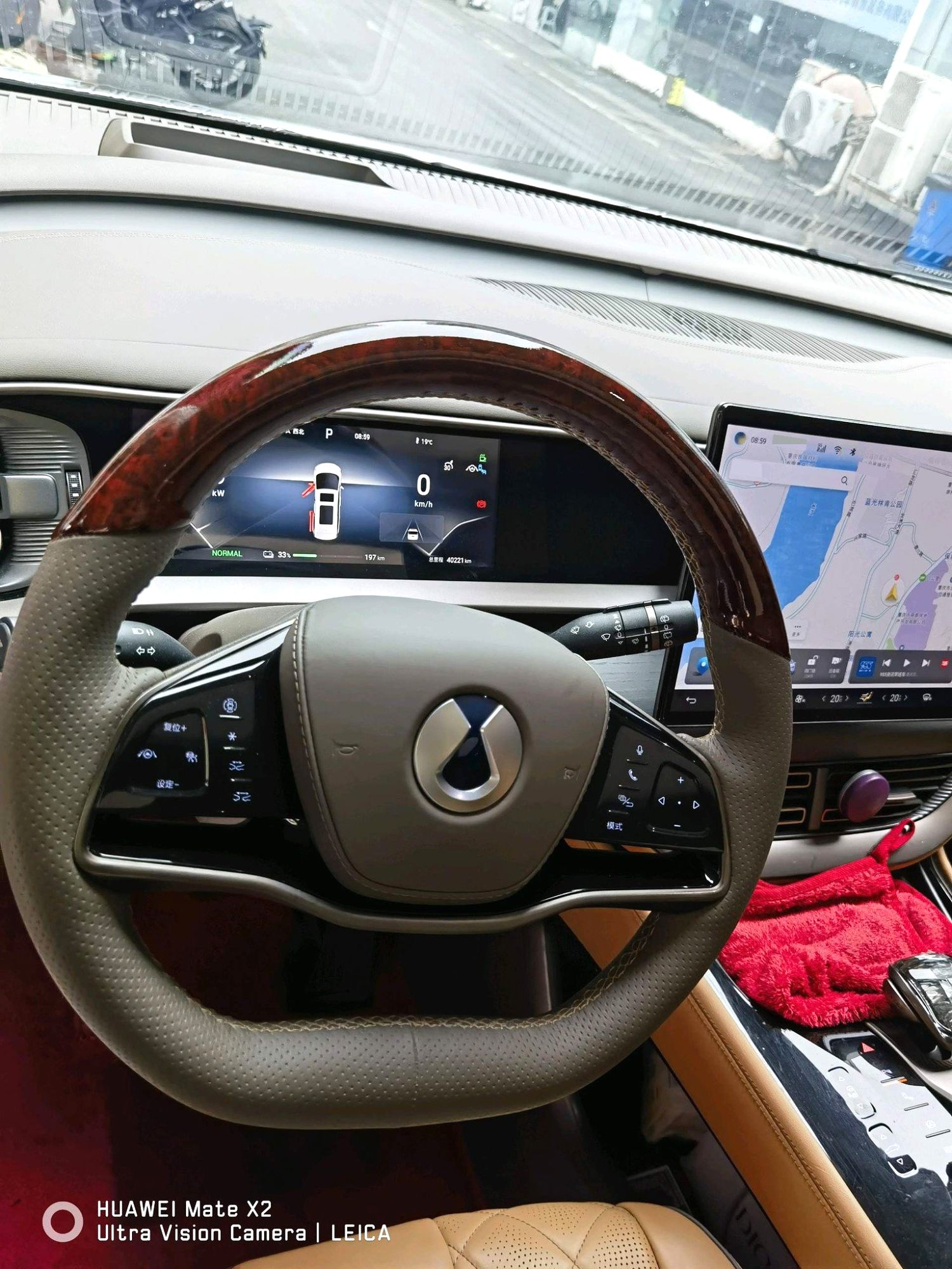 腾势 2022款 腾势D9 EV 600 四驱旗舰型 自动挡