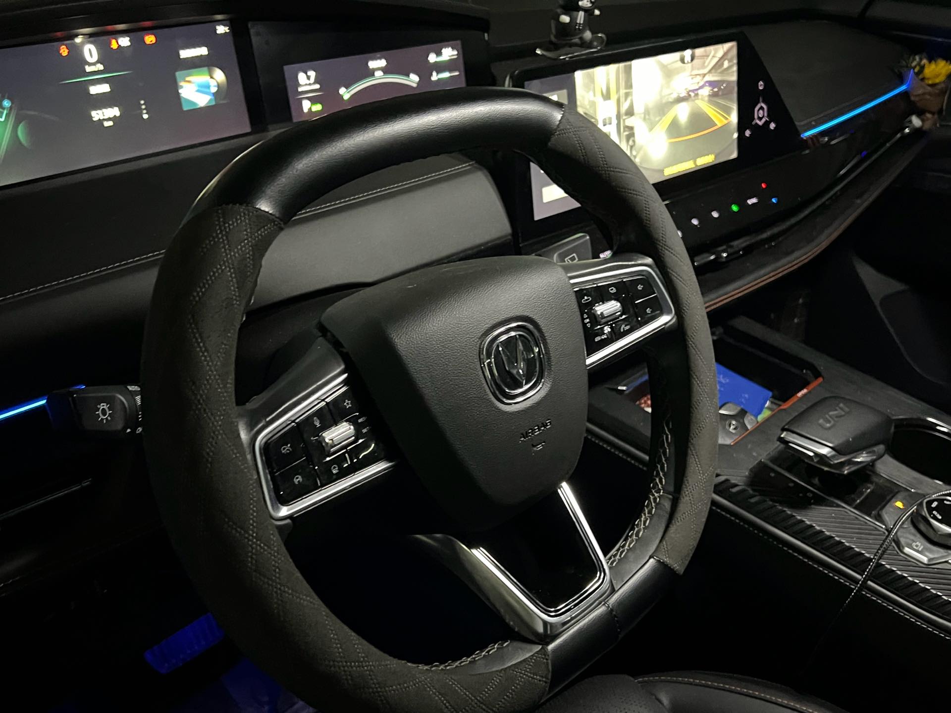 UNI-K 长安 2021款 UNI-K 2.0T 卓越型 自动挡
