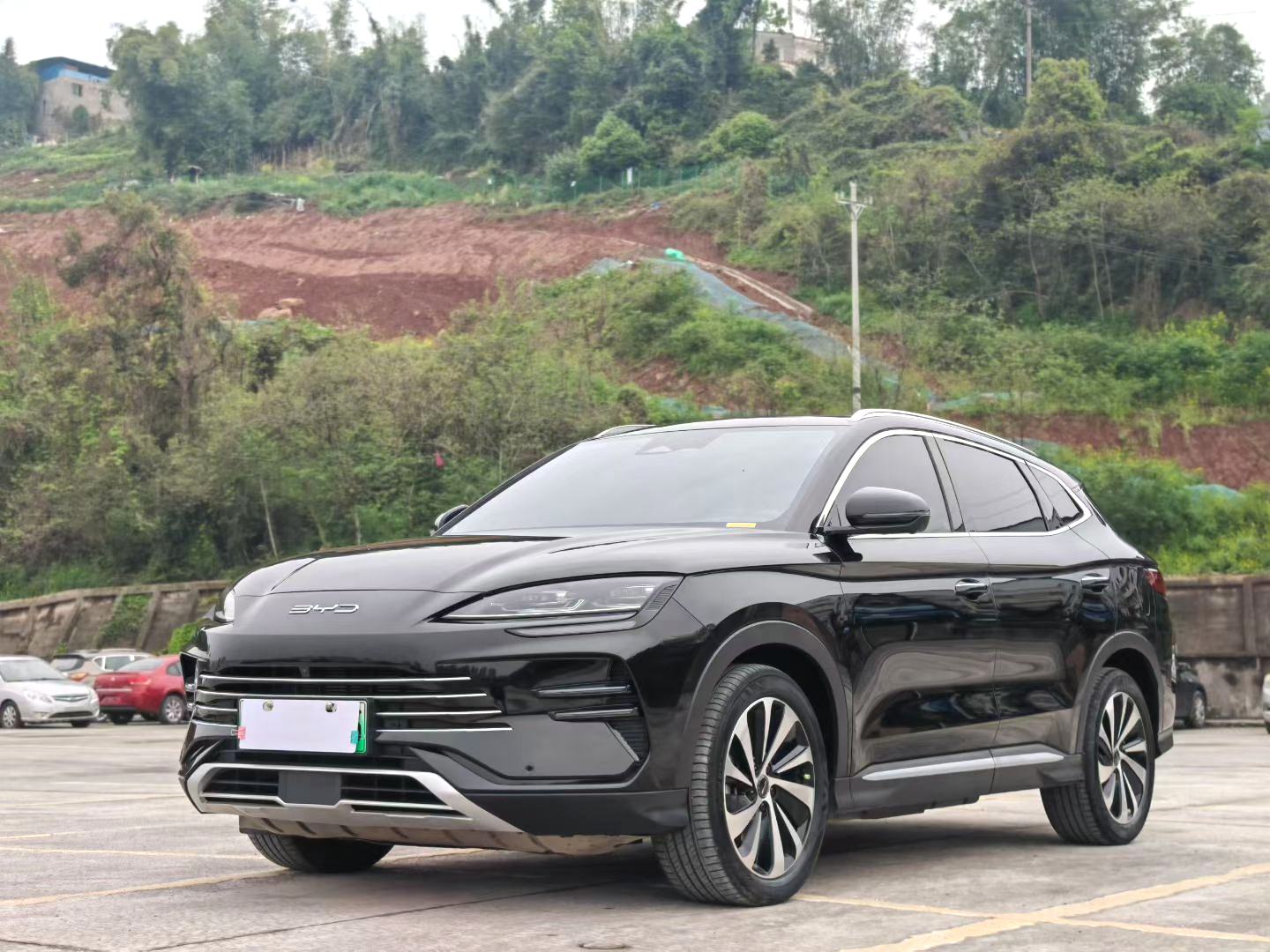 比亚迪 2023款 宋PLUS DM-i 1.5 无级 冠军版 110KM 旗舰PLUS 自动挡（1698）