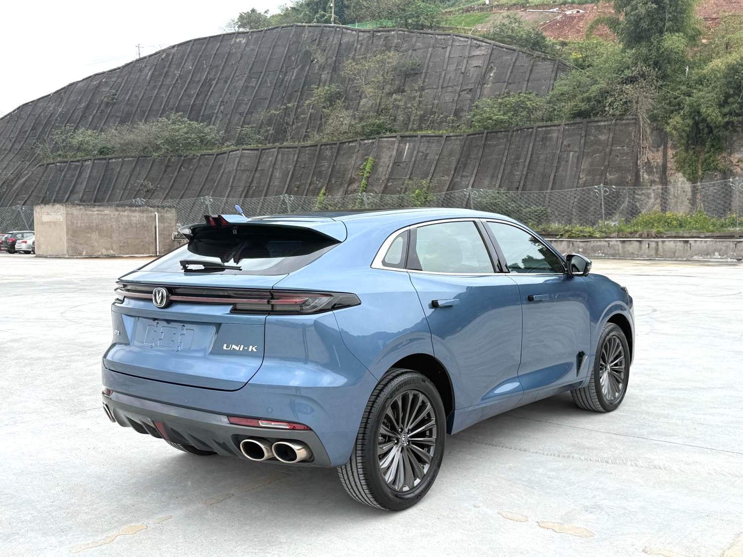 长安 2021款 UNI-K 2.0T 卓越型 自动挡（1539）
