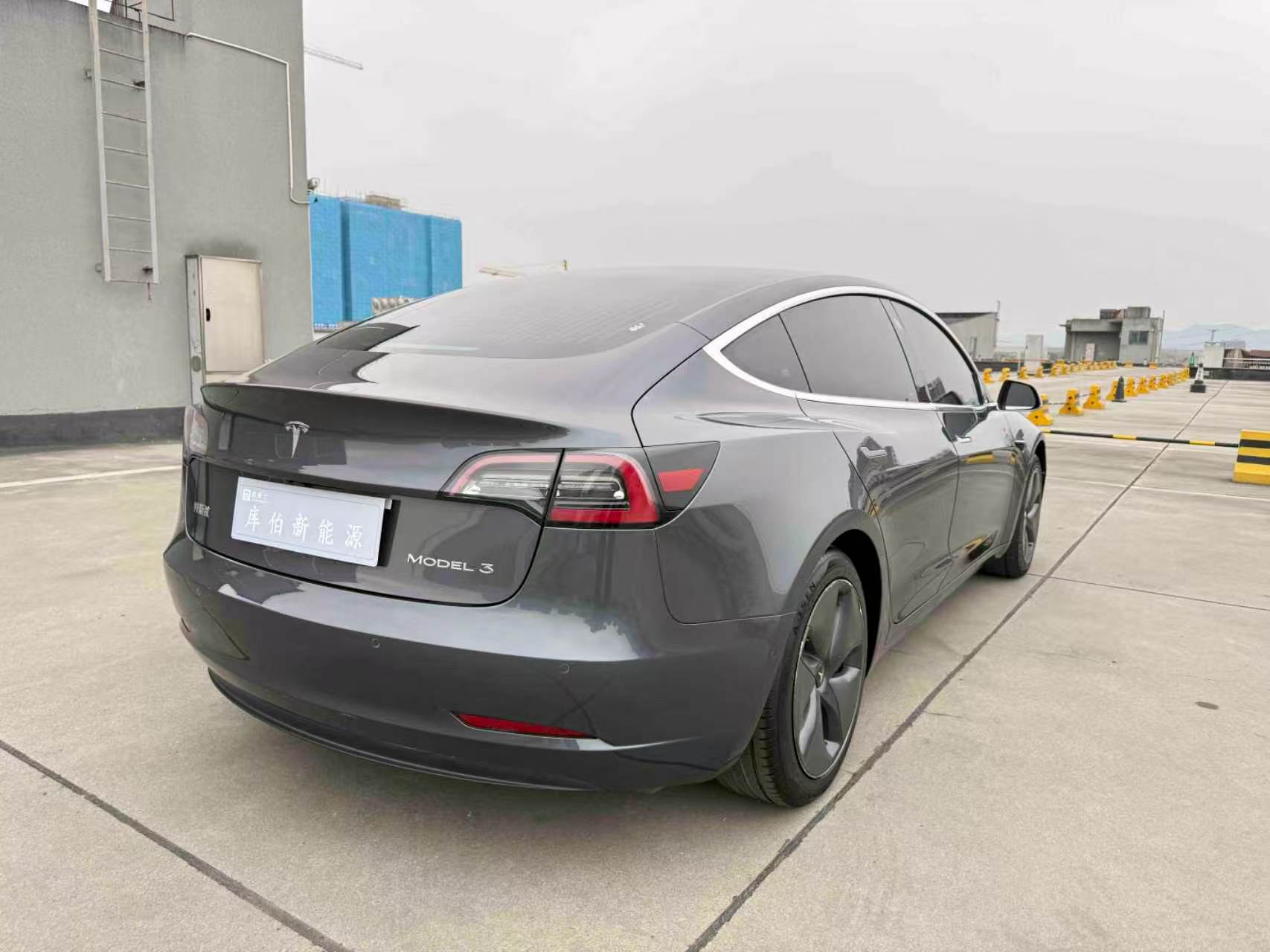 特斯拉Model3 2020款长续航后轮驱动版