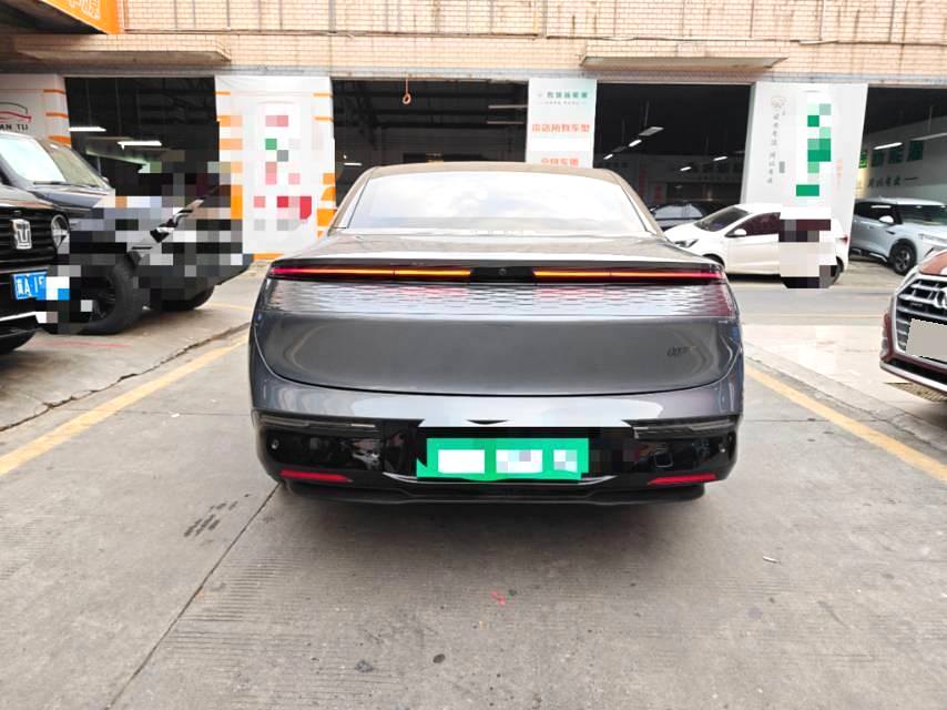 极氪 2024款 极氪007 后驱智驾版 100kWh 自动挡（2599）