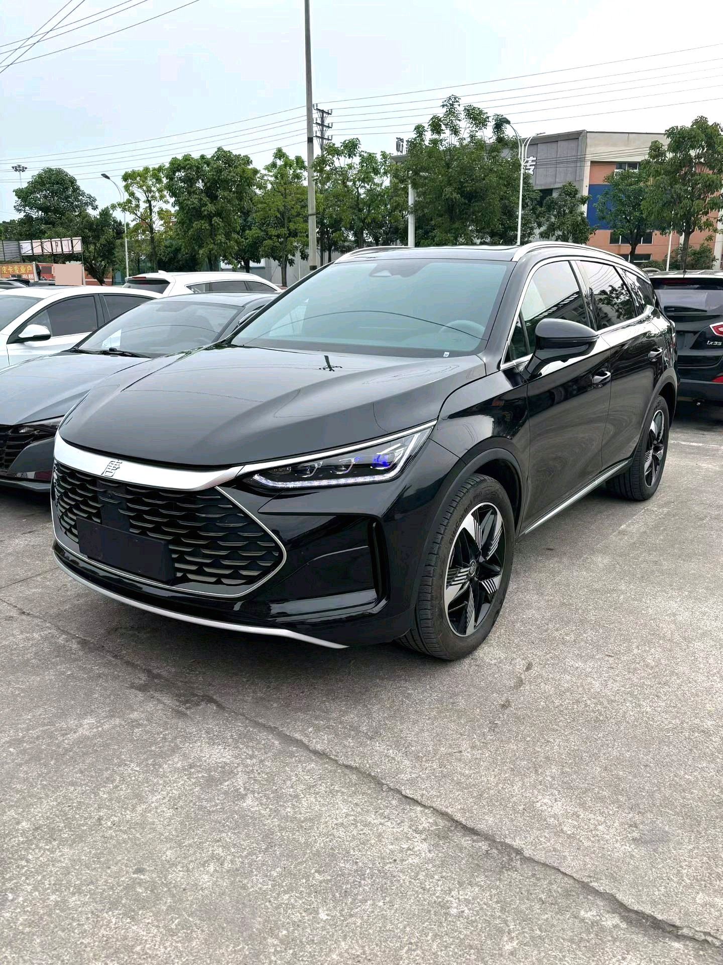 比亚迪 唐新能源 2024款 唐DM-i 1.5T 无级 荣耀版 112KM 尊荣型 自动挡（1898）