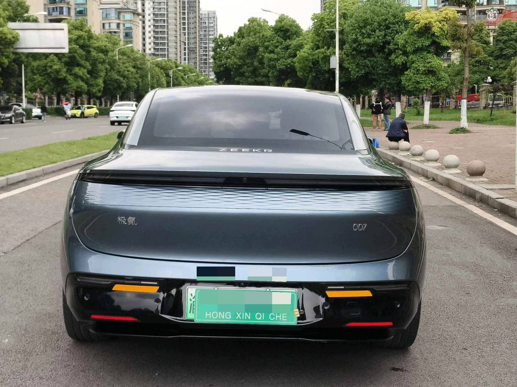 极氪 2024款 极氪007 后驱智驾版 100kWh 自动挡（2599）
