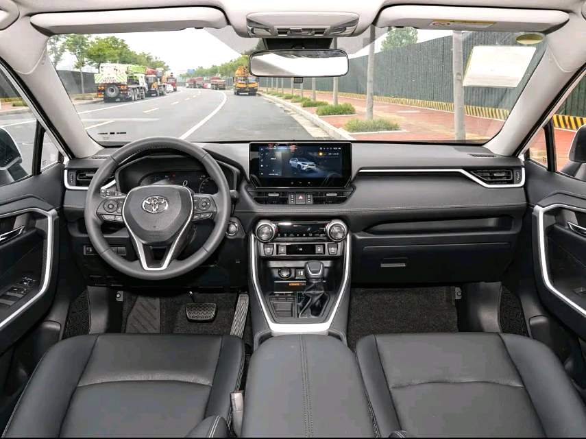 丰田 2023款 RAV4荣放 2.0 无级 两驱风尚Plus版 自动挡（2028）