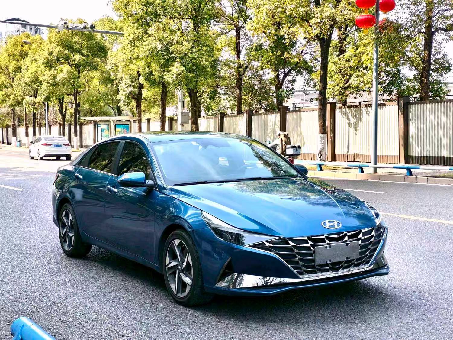现代 2022款 伊兰特-三厢 1.5 无级 LUX 尊贵版 自动挡（1238）