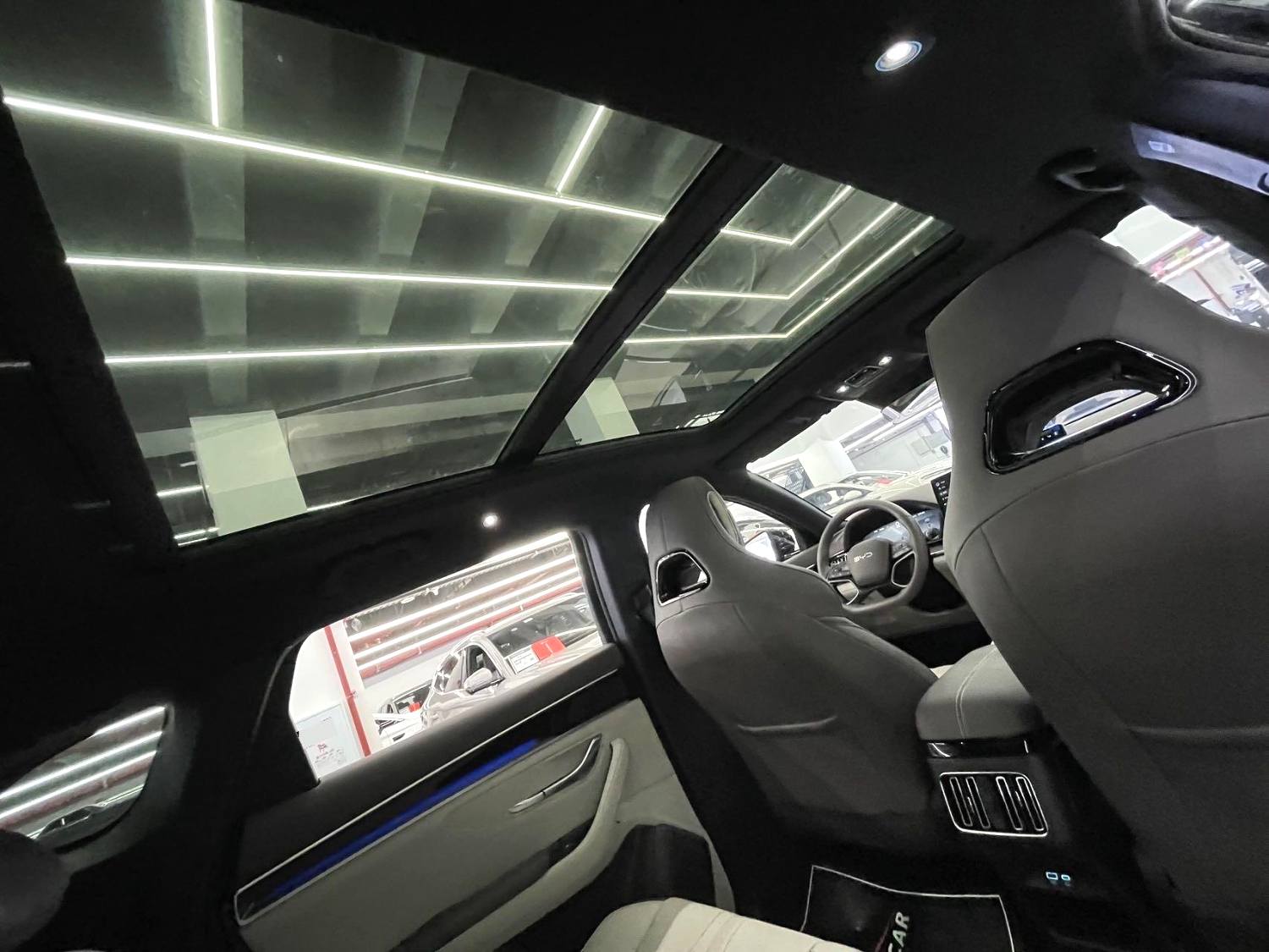 比亚迪 宋PLUS新能源 2025款 宋PLUS EV 智驾版 520km 尊贵型 自动挡