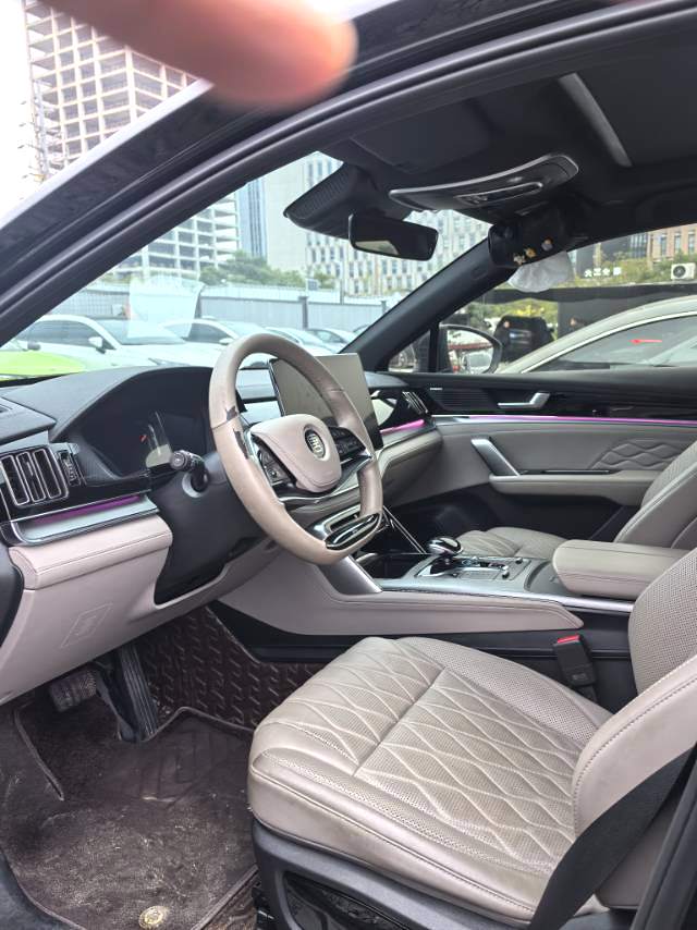 比亚迪 唐新能源 2024款 唐DM-i 1.5T 无级 冠军版 200KM 尊享型 自动挡（2498）