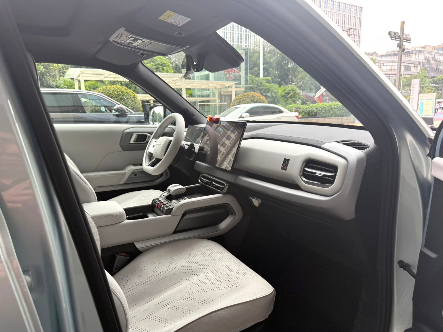 方程豹 2025款 钛3 501KM 后驱智驾Max版 自动挡（1398）