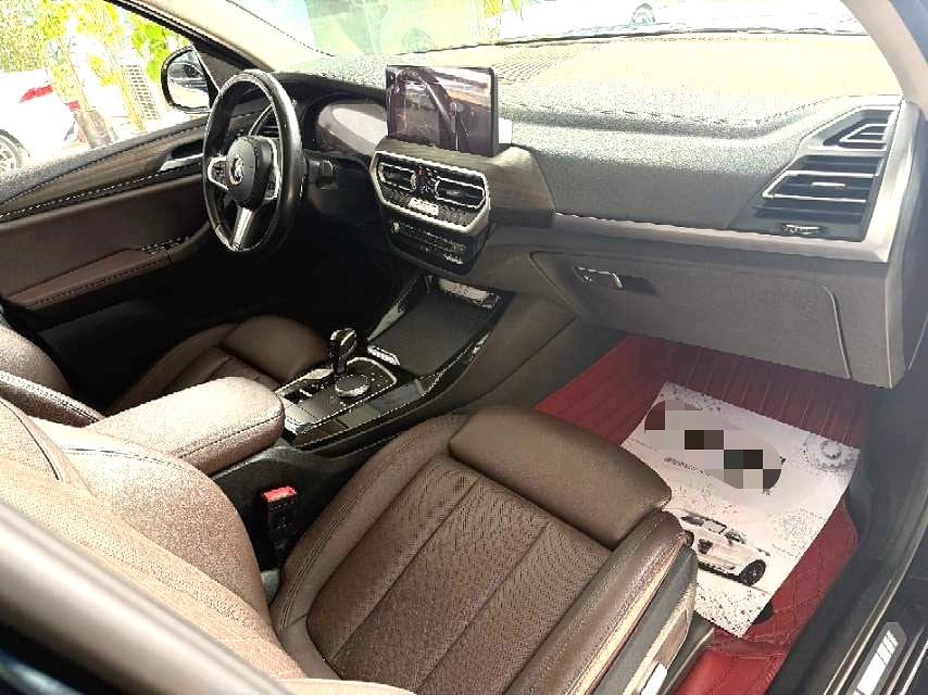宝马 2022款 X3 xDrive30i 2.0T 领先型 M曜夜套装 自动挡