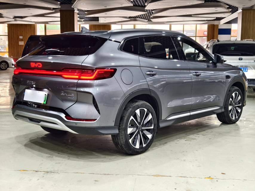 比亚迪 宋PLUS新能源 2025款 宋PLUS EV 智驾版 520km 尊贵型 自动挡（1598）