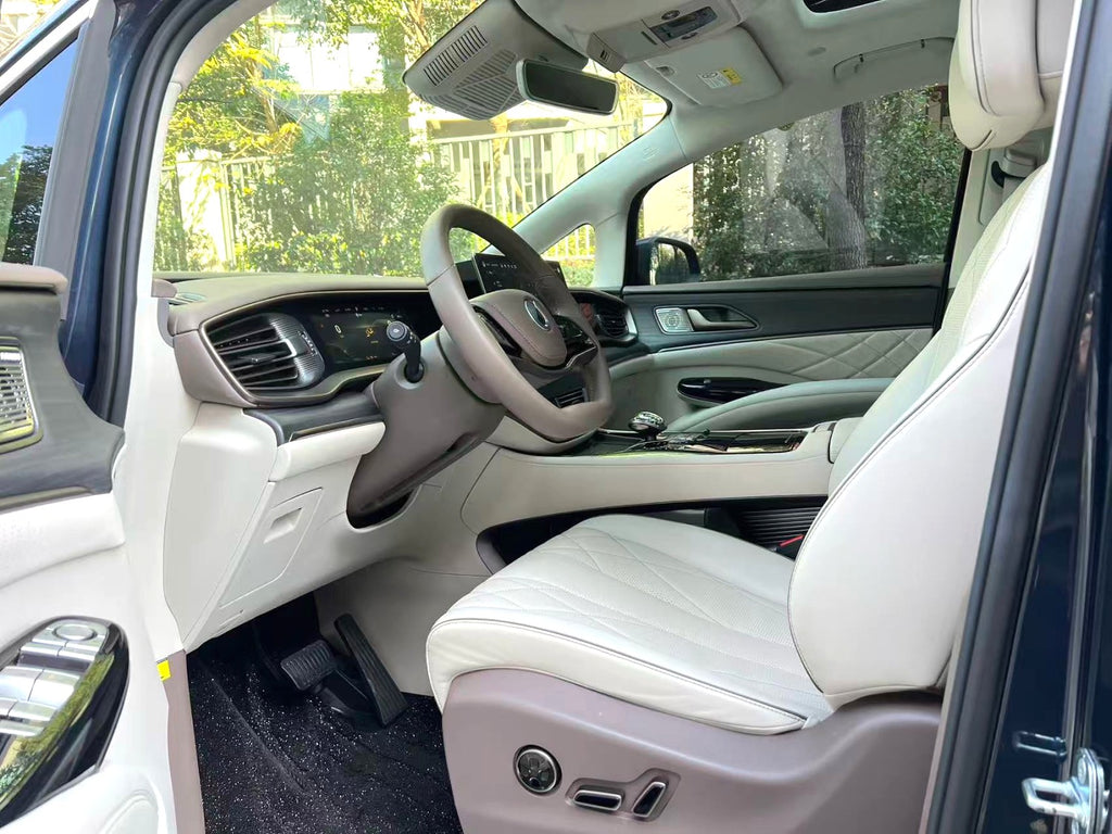 腾势 2022款 腾势D9 EV 600 四驱旗舰型 自动挡