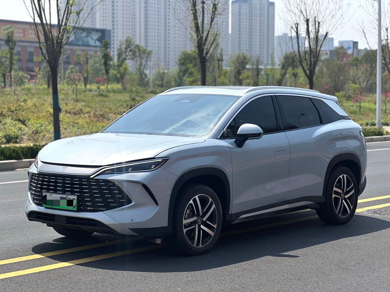 比亚迪 2024款 宋L DM-i 1.5 无级 160km 超越型 自动挡（1658）