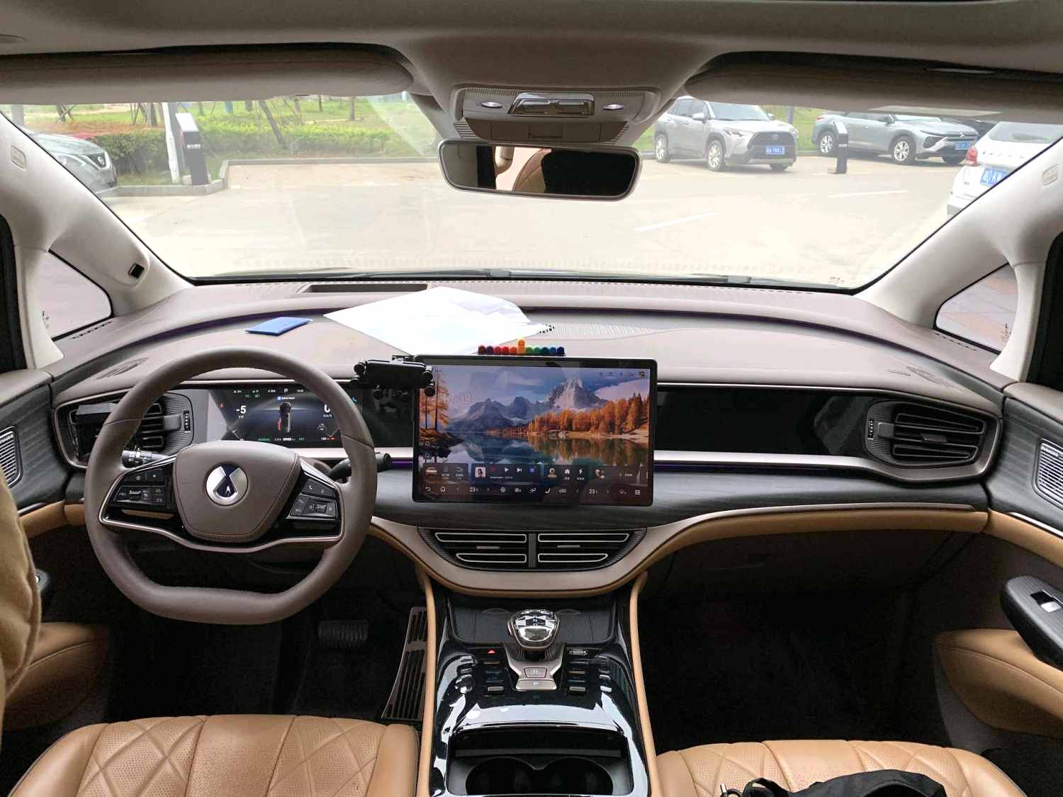 腾势 2022款 腾势D9 EV 600 四驱旗舰型 自动挡
