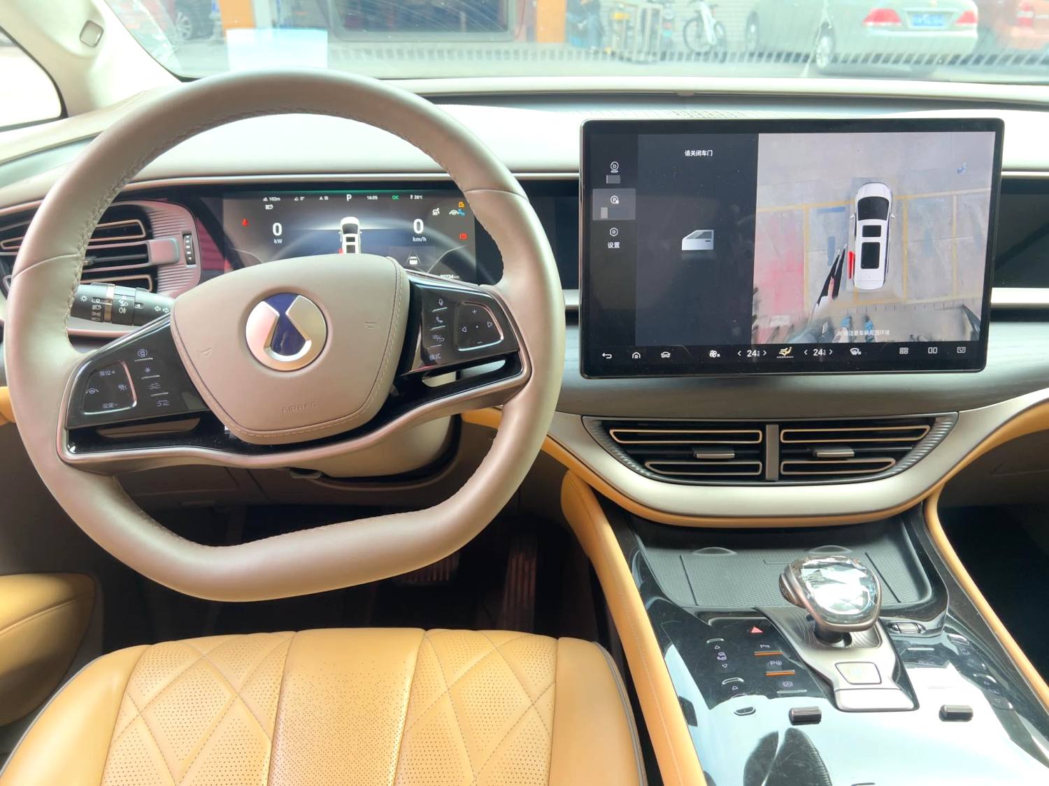 腾势 2022款 腾势D9 EV 600 四驱旗舰型 自动挡