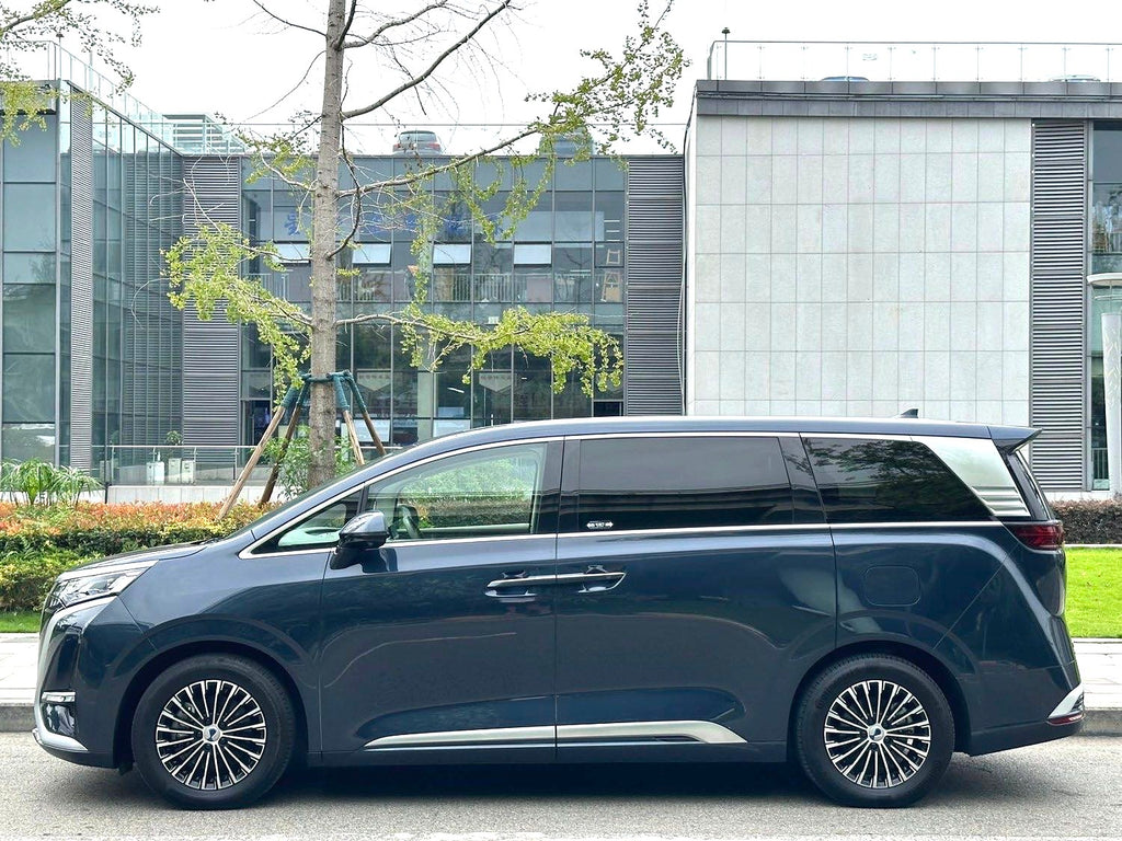 腾势 2022款 腾势D9 EV 600 四驱旗舰型 自动挡