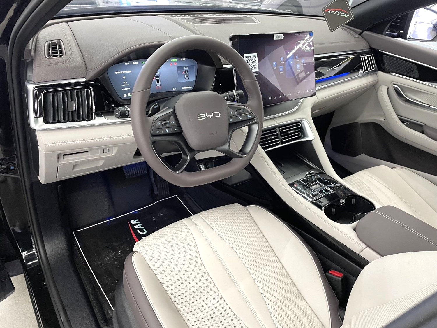 比亚迪 宋PLUS新能源 2025款 宋PLUS EV 智驾版 520km 尊贵型 自动挡
