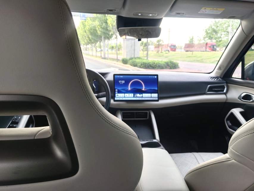 比亚迪 2025款 元 UP 智驾版 401KM 活力版 自动挡（0998）