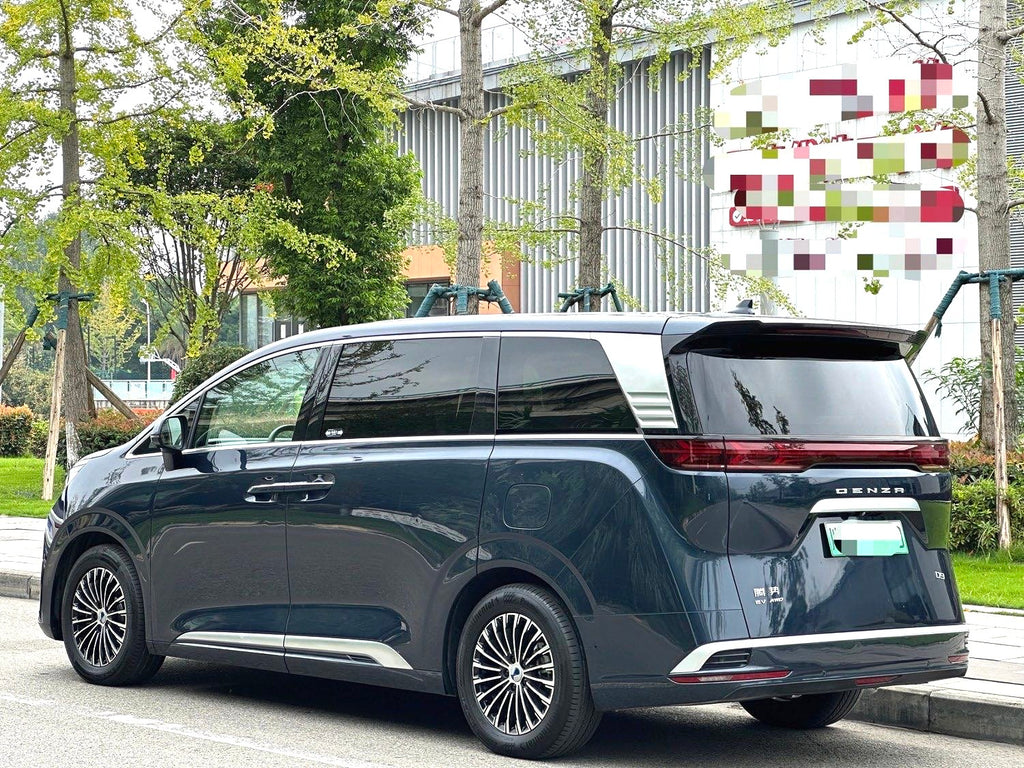 腾势 2022款 腾势D9 EV 600 四驱旗舰型 自动挡