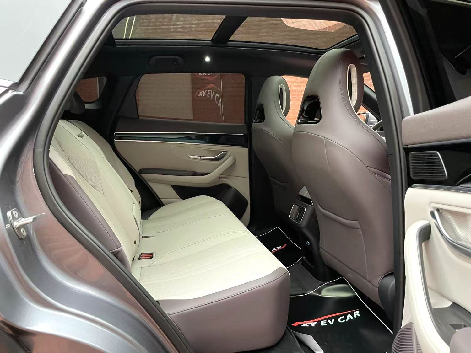 比亚迪 2025款 宋PLUS EV 520km 尊贵型 自动挡（1598）