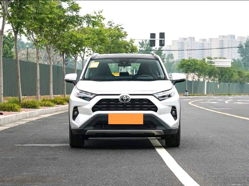 丰田 2023款 RAV4荣放 2.0 无级 两驱风尚Plus版 自动挡（2028）