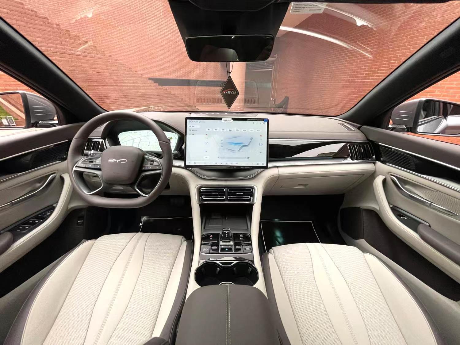 比亚迪 2025款 宋PLUS EV 520km 尊贵型 自动挡（1598）