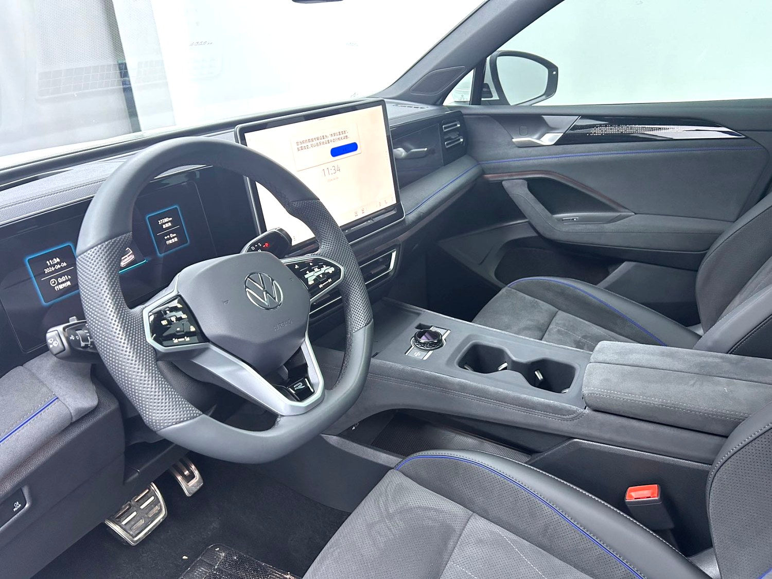大众 2025款 途观L PRO 2.0TSI 380TSI 四驱R-Line智尊版 自动挡（266800）