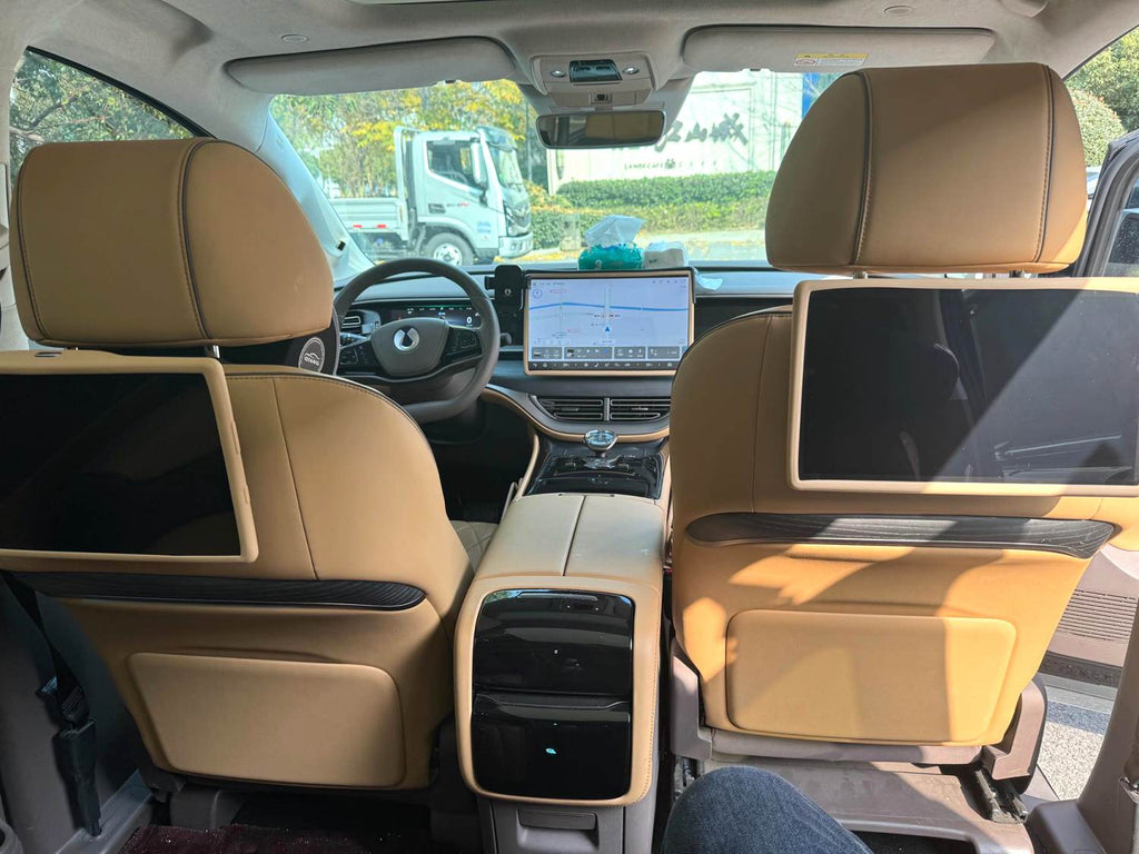 腾势 2022款 腾势D9 EV 600 四驱旗舰型 自动挡
