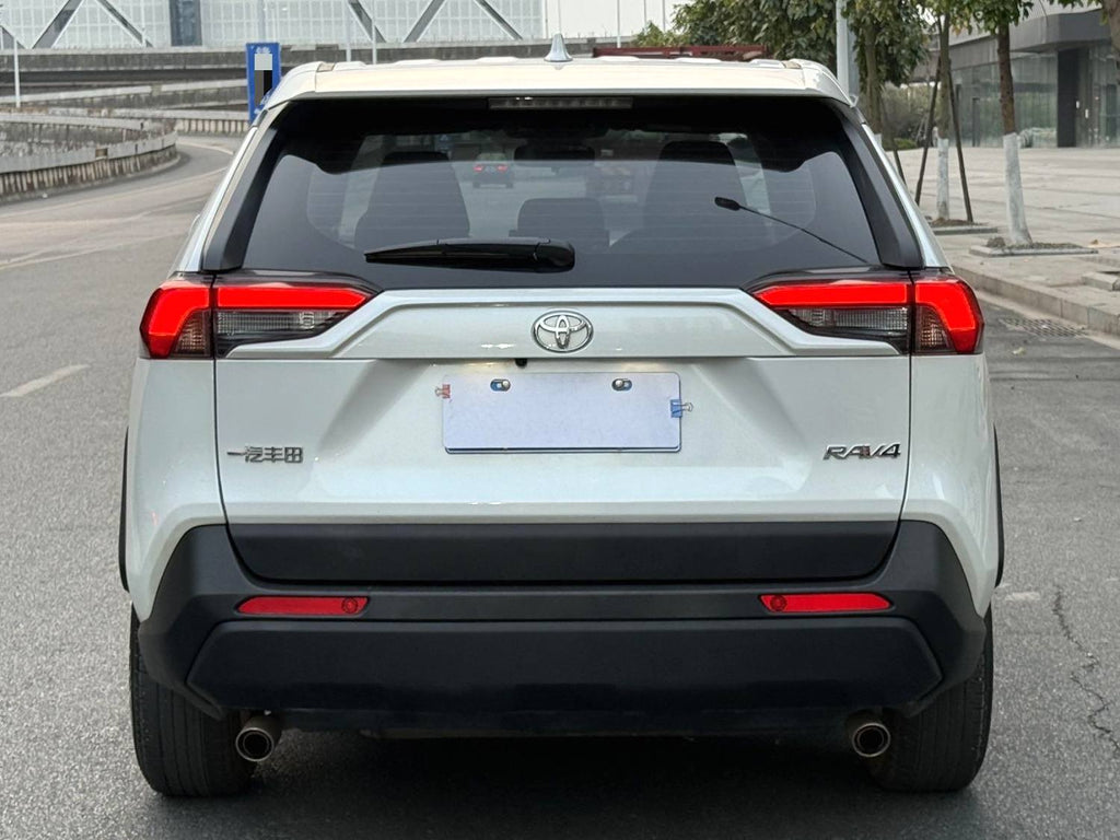 丰田 2024款 RAV4荣放 2.0 无级 两驱都市版 自动挡（1698）