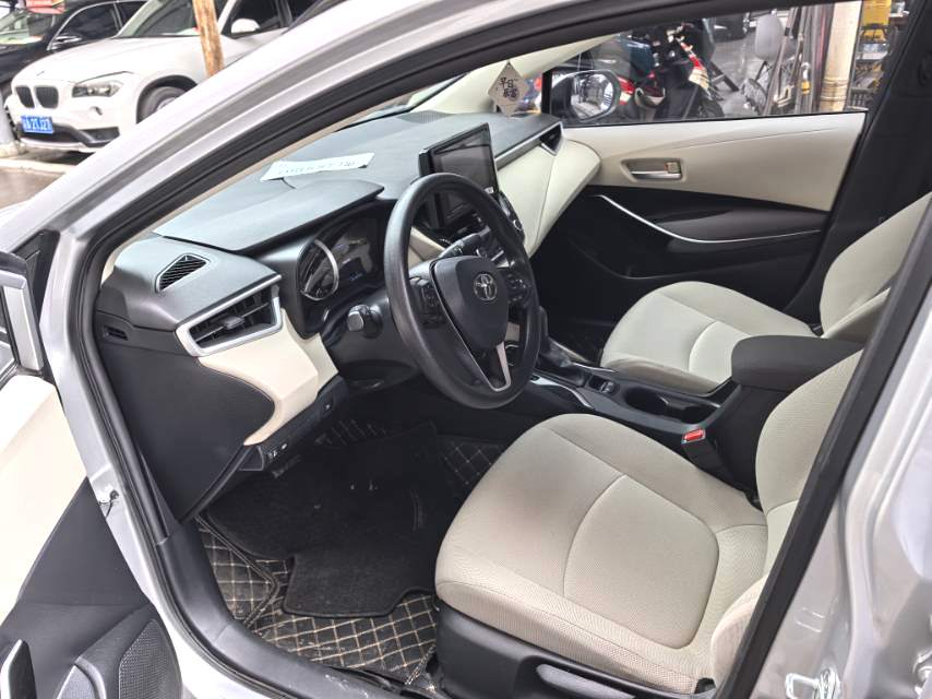 丰田 2022款 卡罗拉双擎 1.8 无级 先锋版 自动挡（1358）