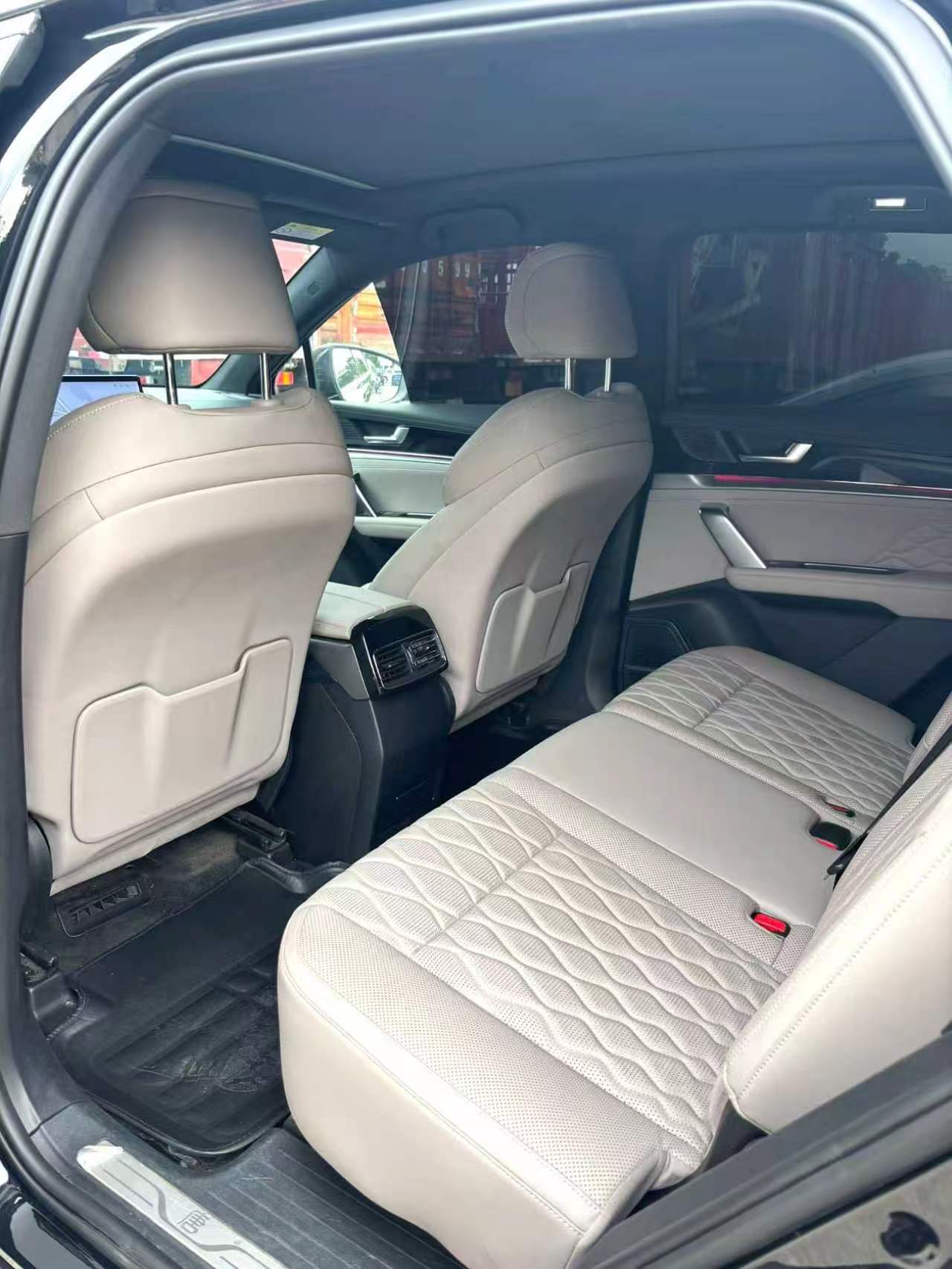 比亚迪 唐新能源 2024款 唐DM-i 1.5T 无级 荣耀版 112KM 尊荣型 自动挡（1898）
