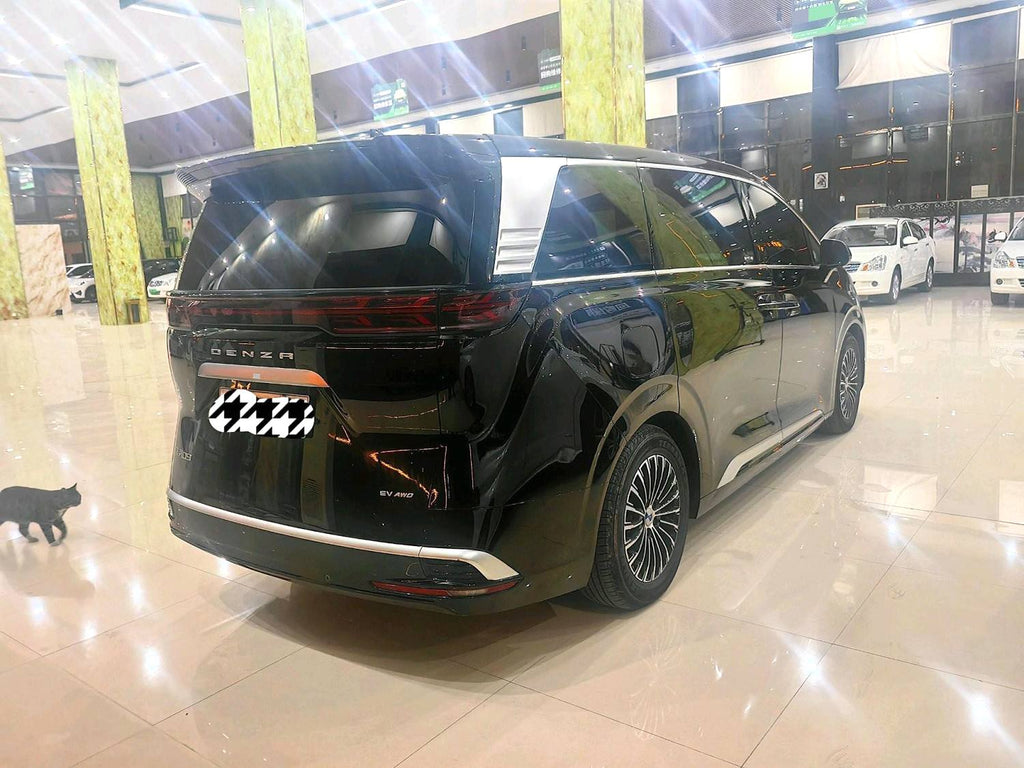 腾势 2022款 腾势D9 EV 600 四驱尊荣型 自动挡