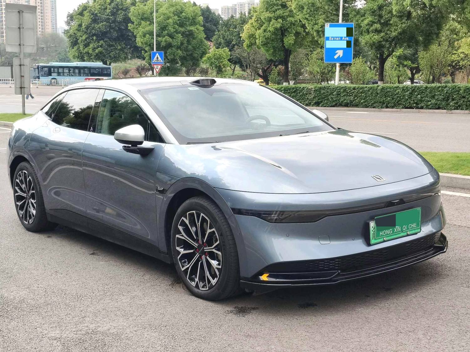 极氪 2024款 极氪007 后驱智驾版 100kWh 自动挡（2599）