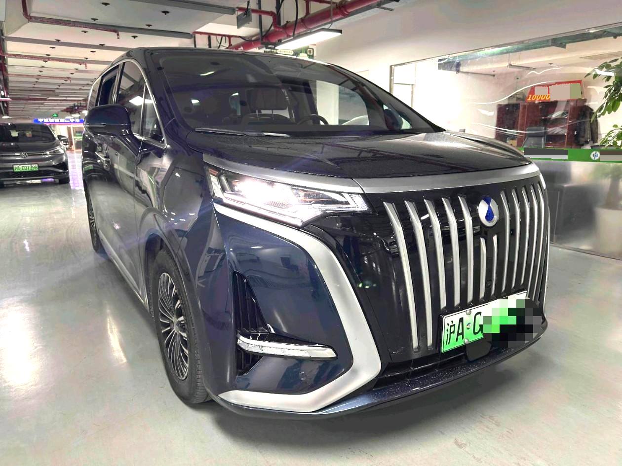 腾势 2022款 腾势D9 EV 620 尊贵型 自动挡