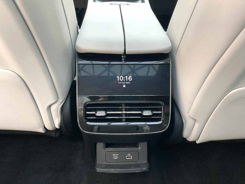 岚图 2025款 FREE 318 318km 后驱环游版 自动挡