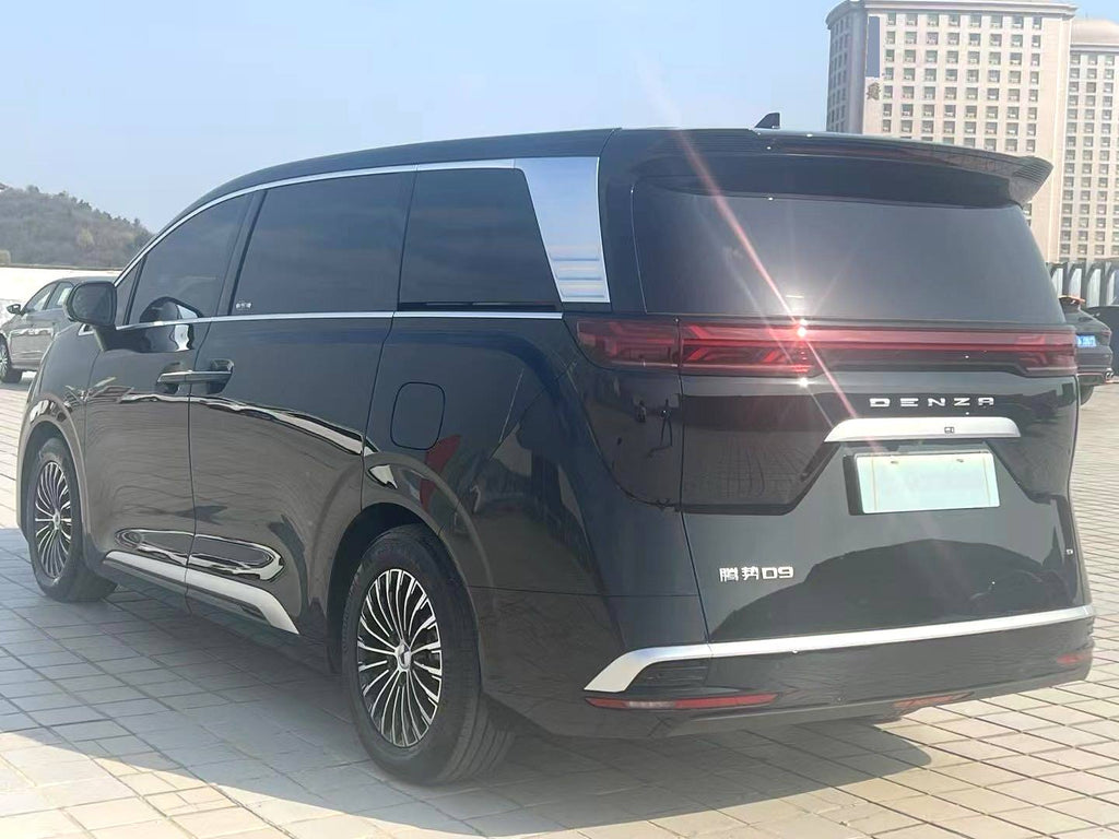 腾势 2024款 腾势D9 EV EV620 尊享型 自动挡