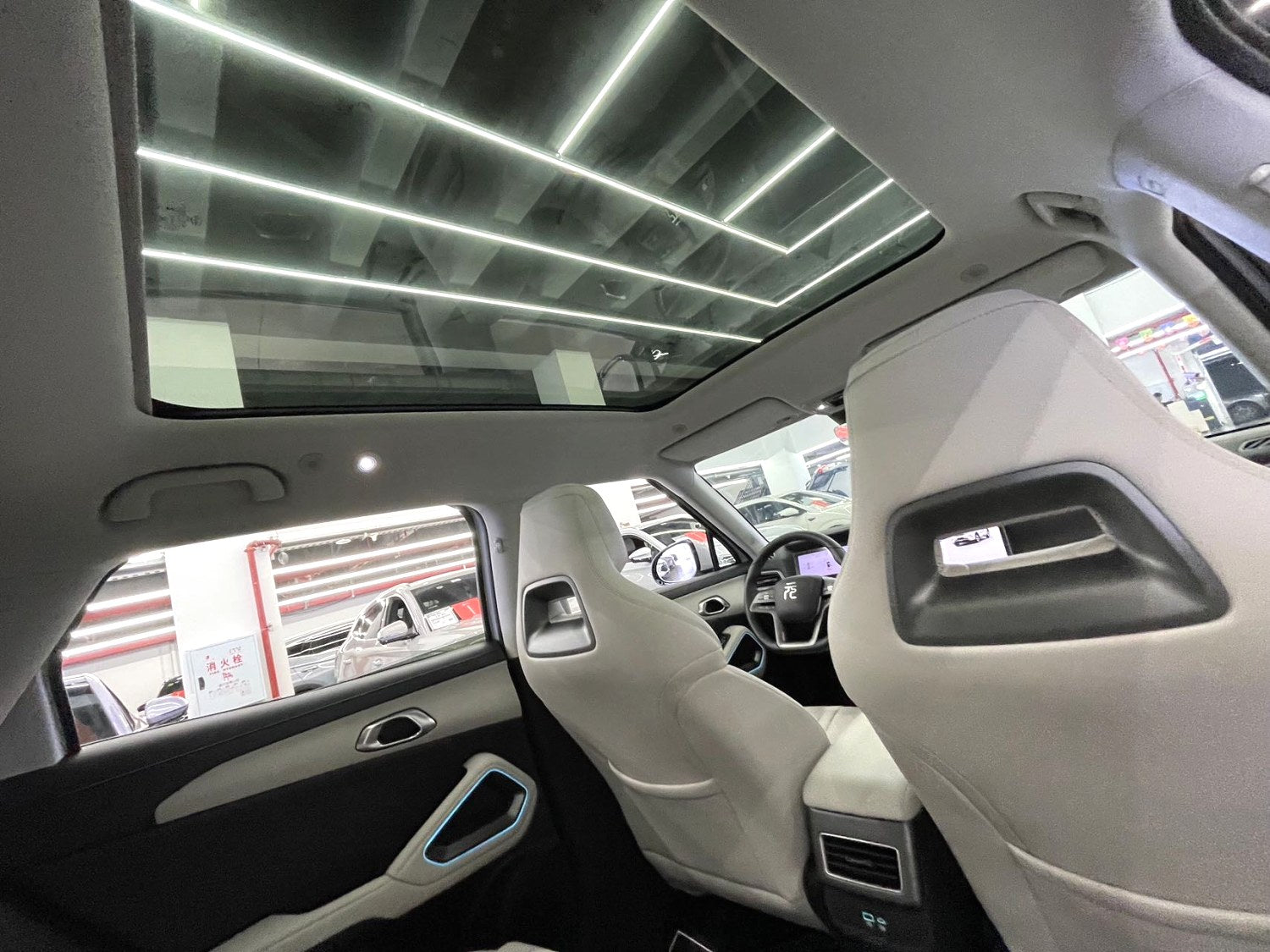 比亚迪 2025款 元 UP 智驾版 401KM 超越型 自动挡（1198）