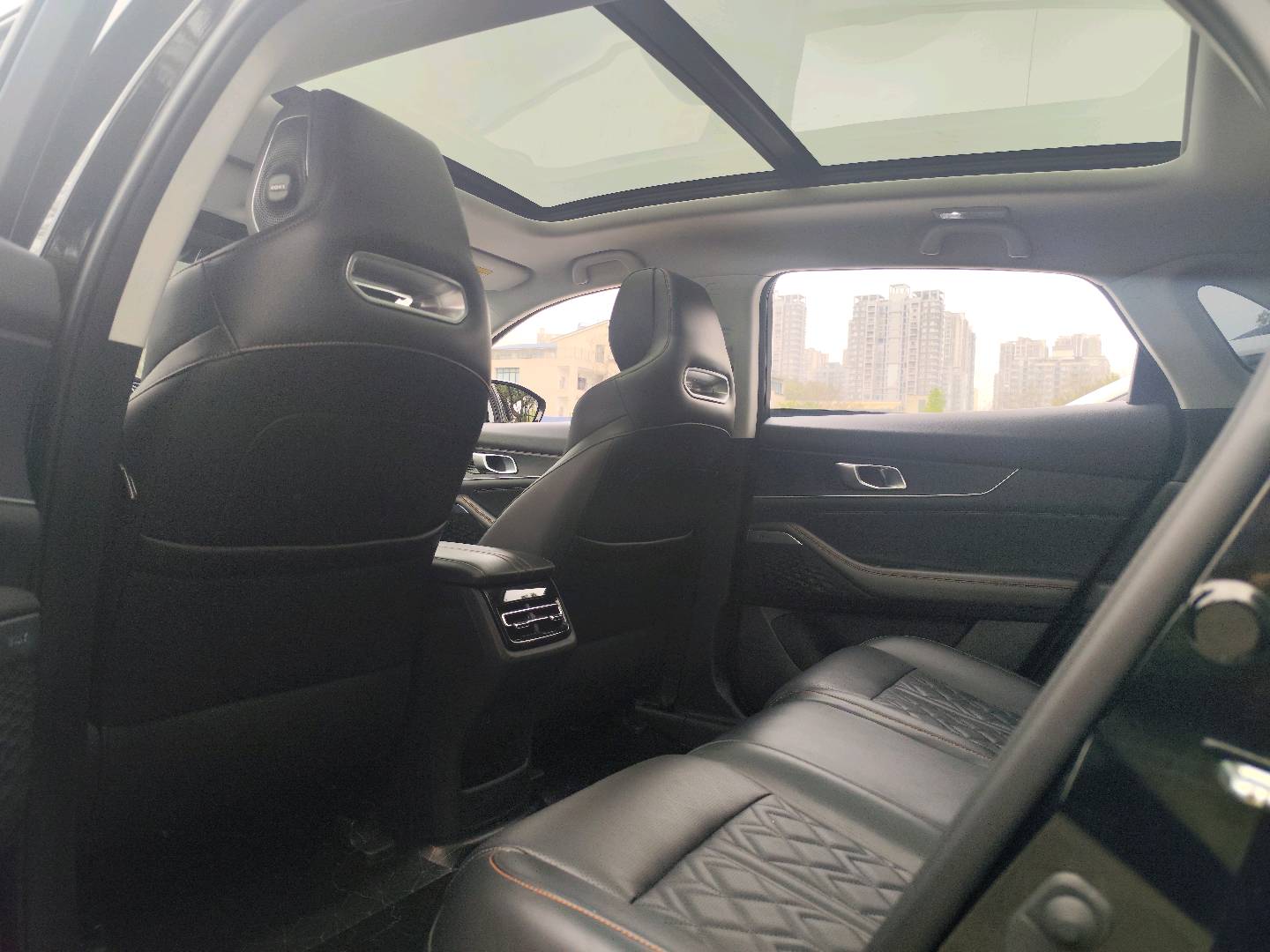 UNI-K 长安 2021款 UNI-K 2.0T 尊贵型 自动挡